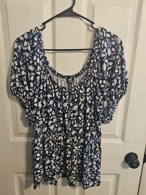 Terra & Sky Navy and White Floral Puff-Sleeve Peasant Top